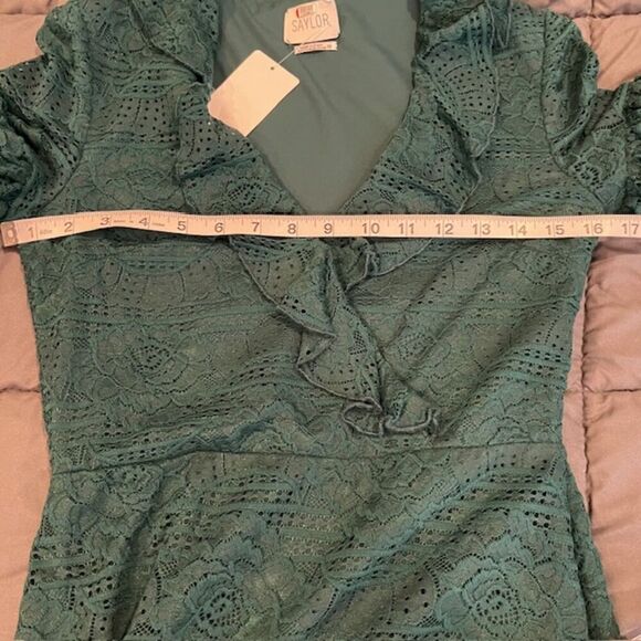 Saylor Emerald Lace Millie Midi Dress Tiered Lace Zipper Back Lined Size XS - Picture 10 of 14